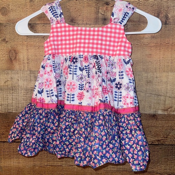 Beautiful floral girls dress - Picture 3 of 3